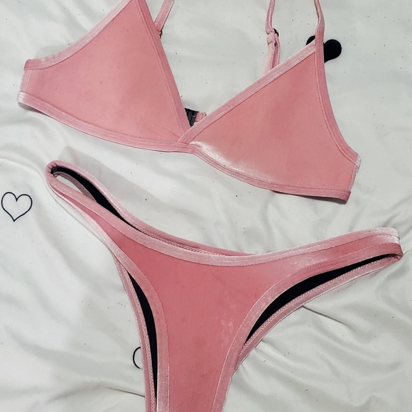 Hoaka Swimwear Bikini - Picture 4 of 4